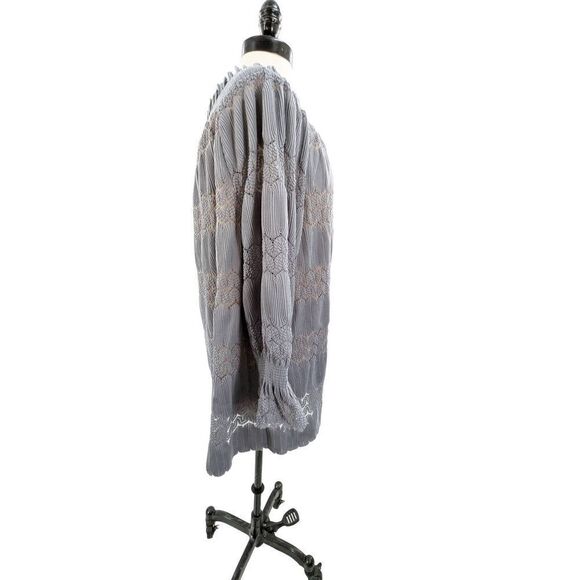 Suzanne Betro Women Gray Off-Shoulder Ruffle Blouse Top Size XL - Picture 8 of 16